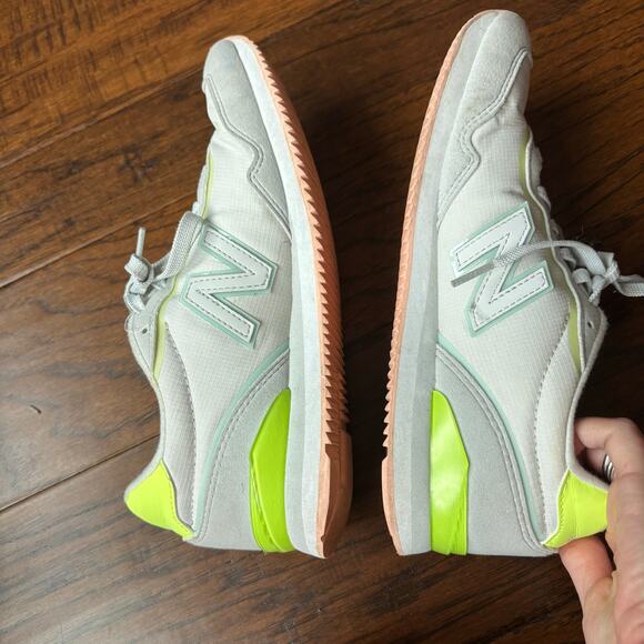 New Balance Women’s Sola Sleek V1 Sneaker Sz 7 Athletic Athleisure Running - Picture 4 of 9